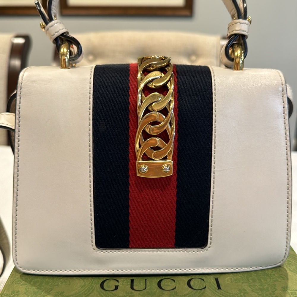 Authentic Gucci Sylvie small bag - Picture 4 of 16
